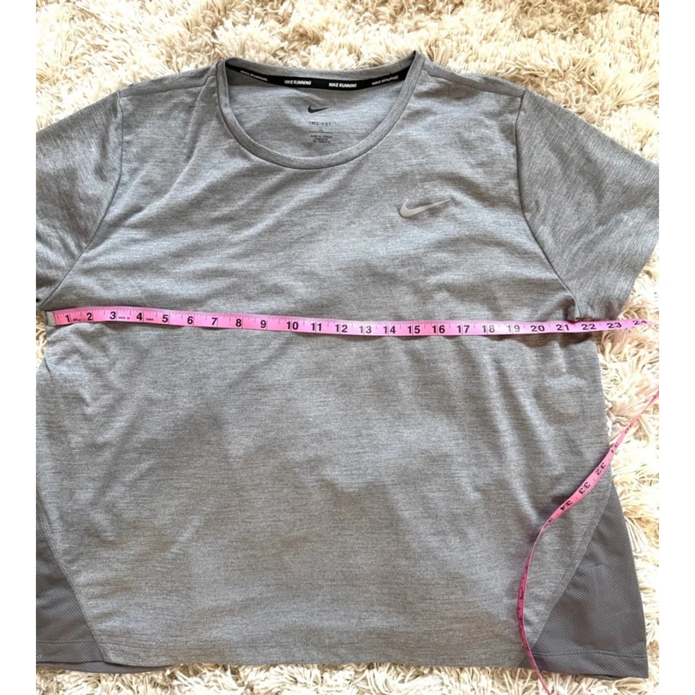 Men’s Nike Running T-shirt Size 1X Gray Dri-Fit